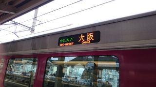 �s��\����